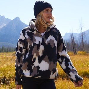 Eddie Bauer Plush 1/4 Zip